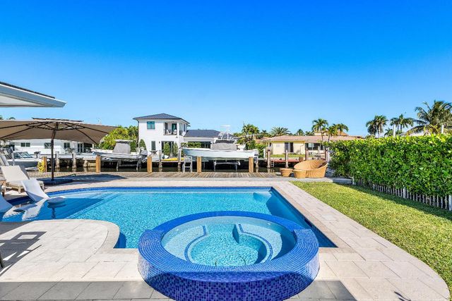 150 Periwinkle Drive, Hypoluxo, FL 33462