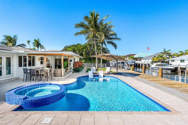 150 Periwinkle Drive, Hypoluxo, FL 33462