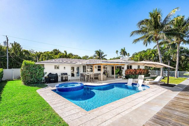 150 Periwinkle Drive, Hypoluxo, FL 33462