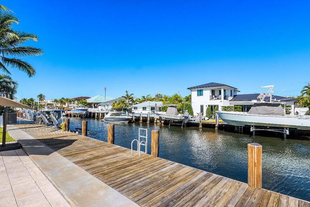 150 Periwinkle Drive, Hypoluxo, FL 33462