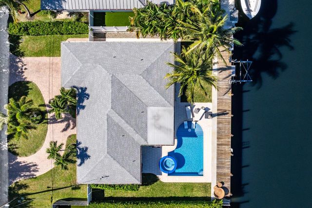 150 Periwinkle Drive, Hypoluxo, FL 33462