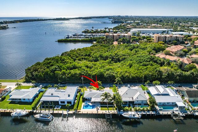 150 Periwinkle Drive, Hypoluxo, FL 33462