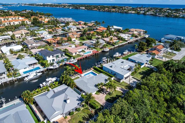 150 Periwinkle Drive, Hypoluxo, FL 33462