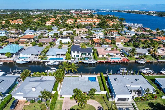 150 Periwinkle Drive, Hypoluxo, FL 33462