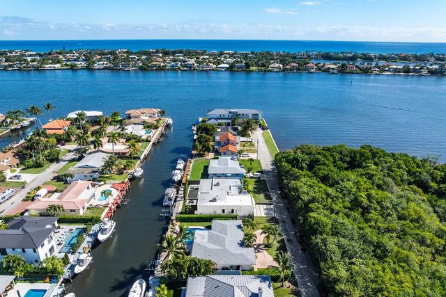 150 Periwinkle Drive, Hypoluxo, FL 33462