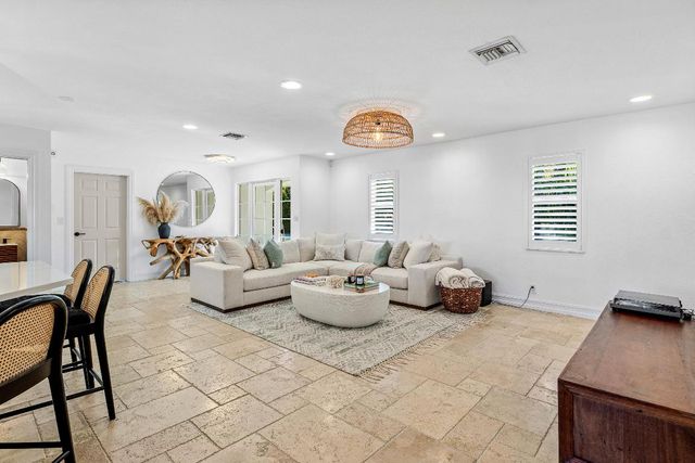 150 Periwinkle Drive, Hypoluxo, FL 33462