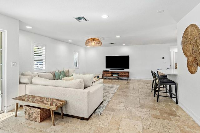 150 Periwinkle Drive, Hypoluxo, FL 33462