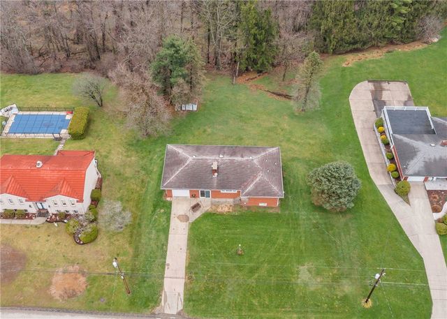 20 Samuel Dr, South Strabane, PA 15301