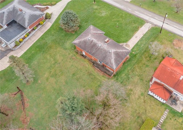 20 Samuel Dr, South Strabane, PA 15301