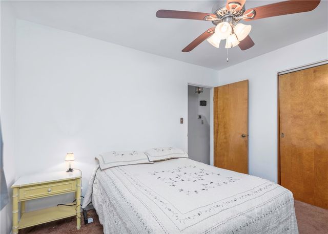 20 Samuel Dr, South Strabane, PA 15301