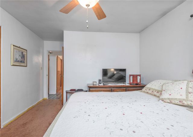 20 Samuel Dr, South Strabane, PA 15301