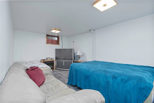 20 Samuel Dr, South Strabane, PA 15301