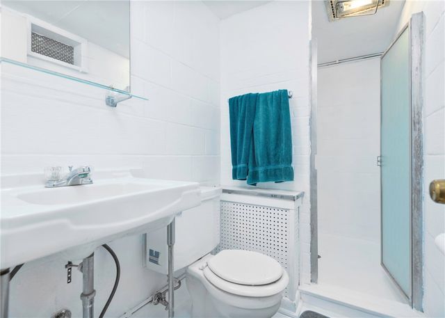 20 Samuel Dr, South Strabane, PA 15301