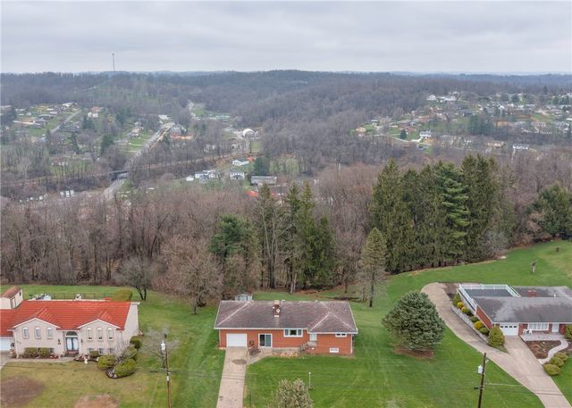 20 Samuel Dr, South Strabane, PA 15301