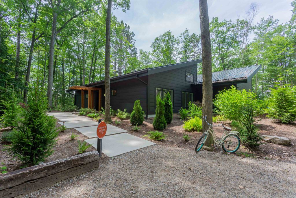 7103 Lake View Ridge, Lake Ann, MI 49650