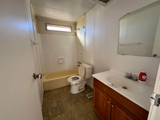 28 Duncan Road, Moriarty, NM 87035