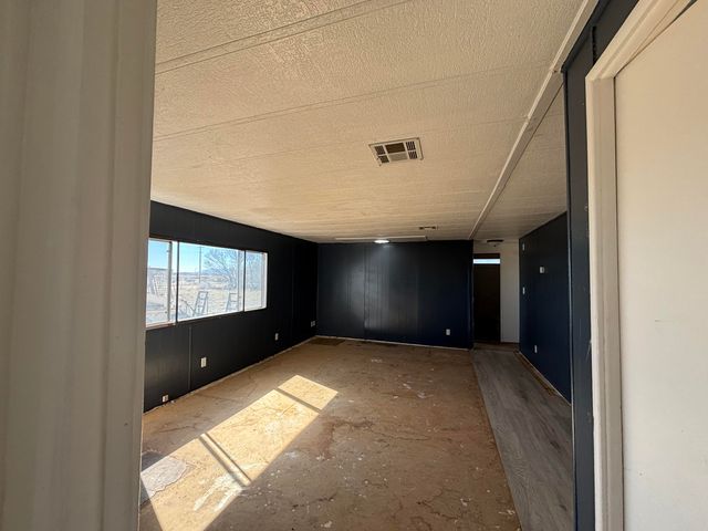 28 Duncan Road, Moriarty, NM 87035