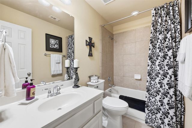 1133 Burnett Drive, Lantana, TX 76226