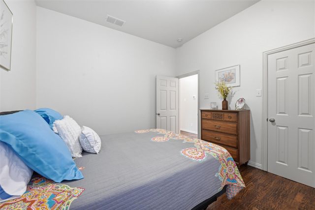 1133 Burnett Drive, Lantana, TX 76226