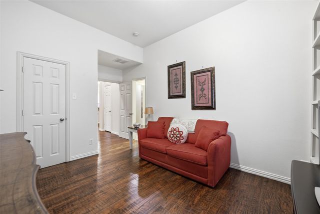 1133 Burnett Drive, Lantana, TX 76226