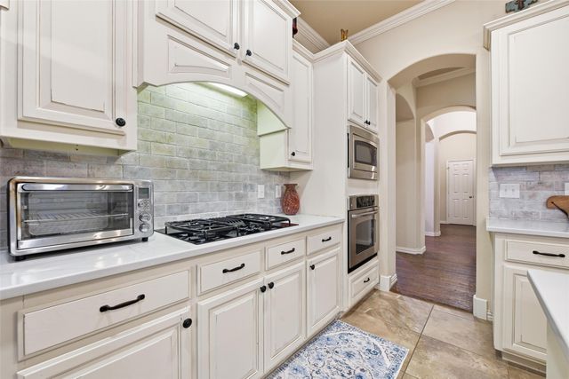 1133 Burnett Drive, Lantana, TX 76226