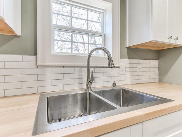 1021 W Apache Street, Norman, OK 73069