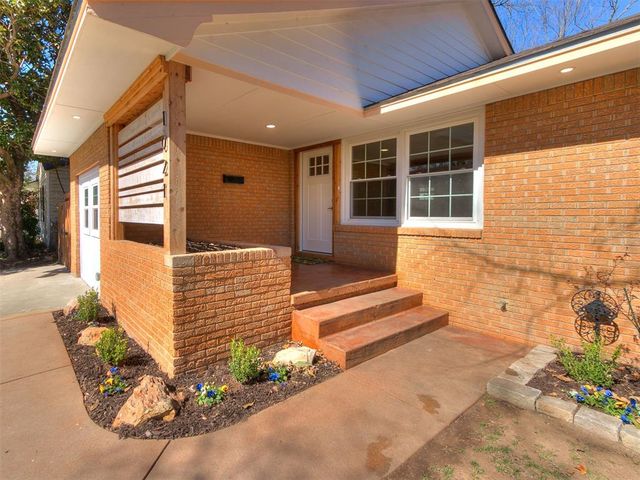 1021 W Apache Street, Norman, OK 73069