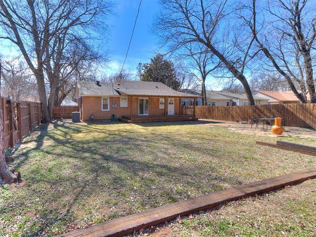 1021 W Apache Street, Norman, OK 73069