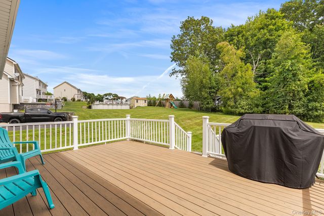 6 Apple Lane, Highland, NY 12528