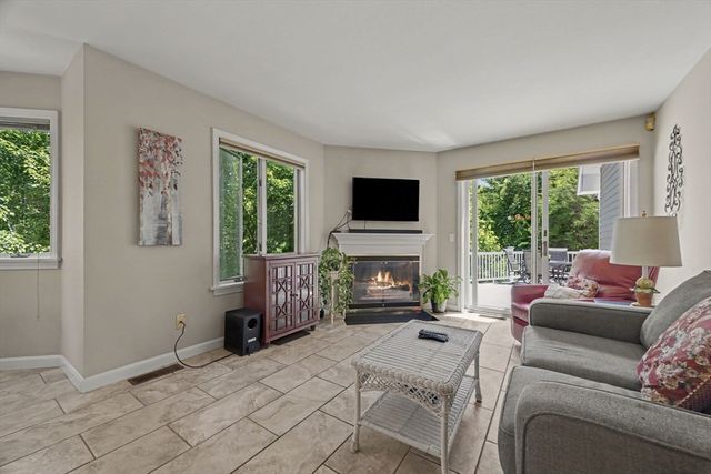 78 Hammersmith Dr, Saugus, MA 01906