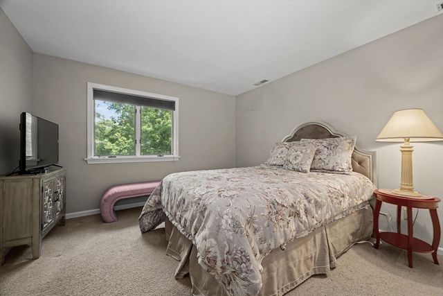 78 Hammersmith Dr, Saugus, MA 01906