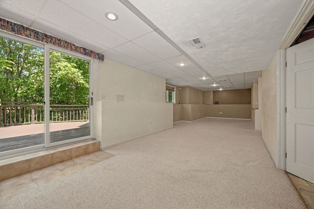 78 Hammersmith Dr, Saugus, MA 01906