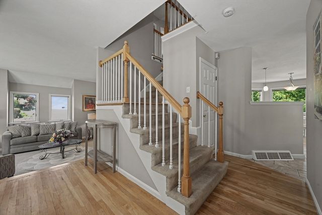 78 Hammersmith Dr, Saugus, MA 01906