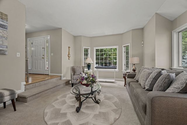 78 Hammersmith Dr, Saugus, MA 01906