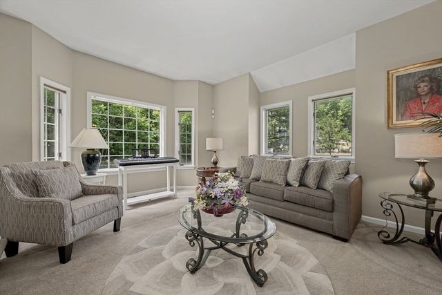 78 Hammersmith Dr, Saugus, MA 01906
