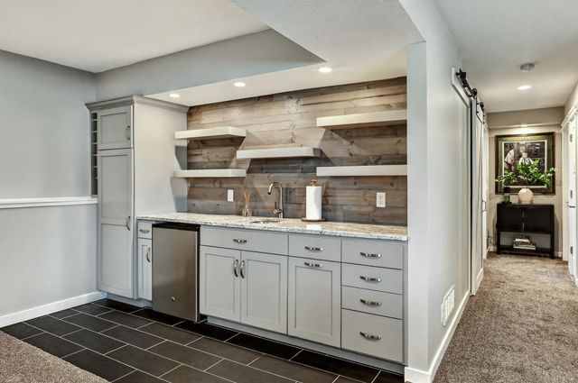 2101 Starburst Drive SW, Rochester, MN 55902