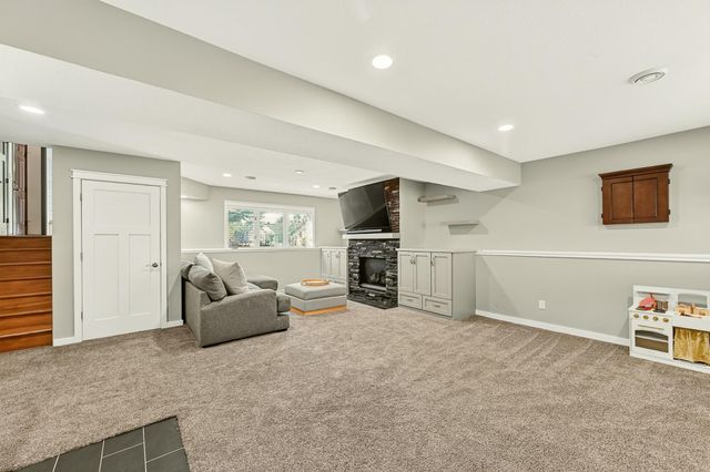 2101 Starburst Drive SW, Rochester, MN 55902