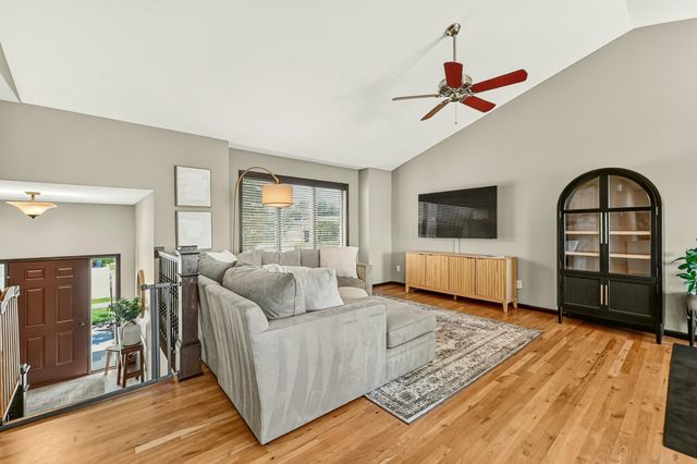 2101 Starburst Drive SW, Rochester, MN 55902