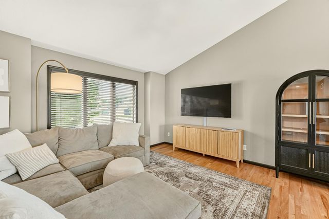 2101 Starburst Drive SW, Rochester, MN 55902