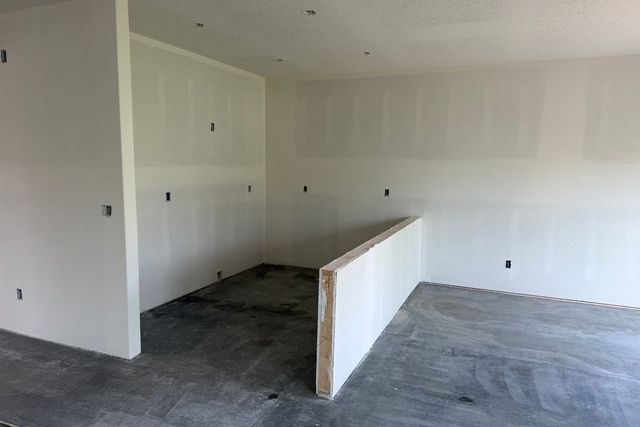 728 SE Ponds Edge Lane, Ankeny, IA 50021