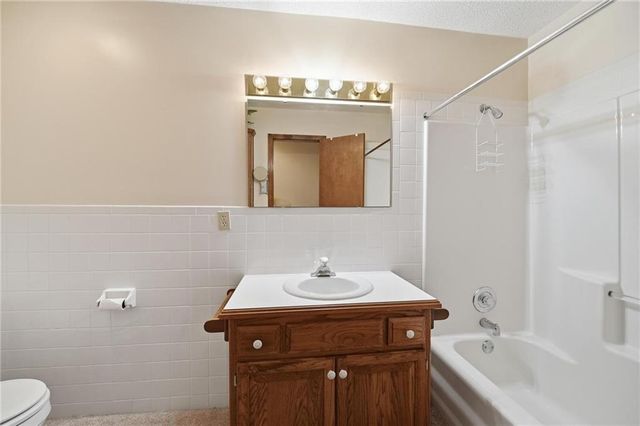 6720 N Indiana Avenue, Kansas City, MO 64119