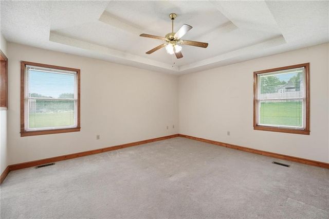 6720 N Indiana Avenue, Kansas City, MO 64119