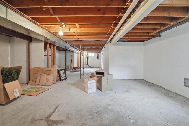 6720 N Indiana Avenue, Kansas City, MO 64119