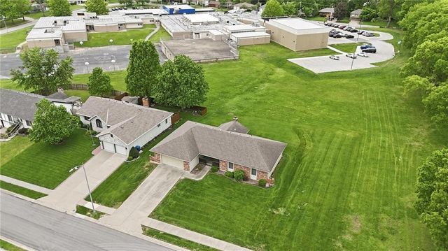 6720 N Indiana Avenue, Kansas City, MO 64119