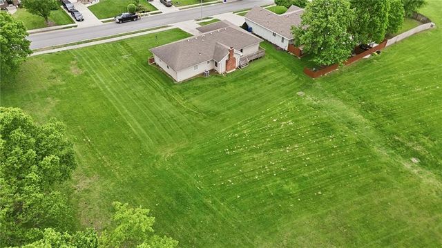 6720 N Indiana Avenue, Kansas City, MO 64119