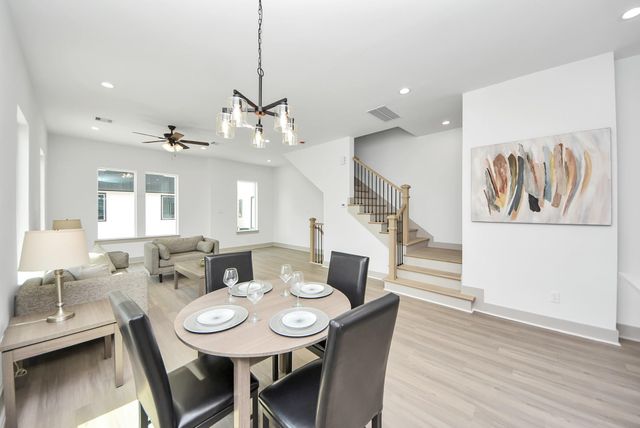 5302 Kindred Garden Lane B, Houston, TX 77091