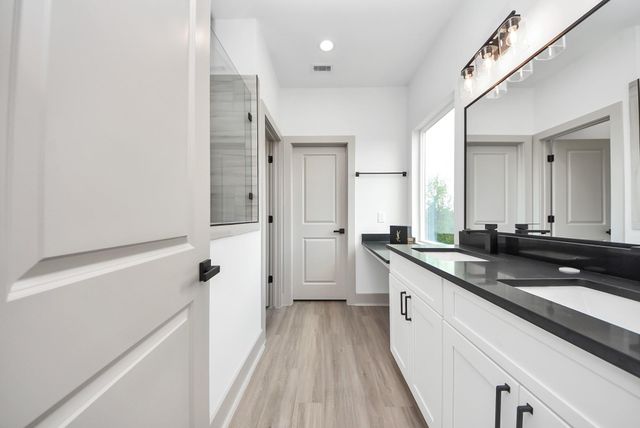 5302 Kindred Garden Lane B, Houston, TX 77091