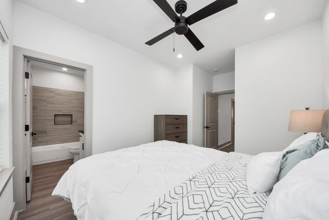 5302 Kindred Garden Lane B, Houston, TX 77091