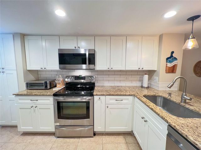 6721 121ST AVENUE E, Largo, FL 33773