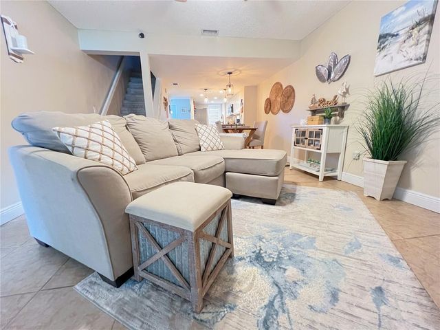 6721 121ST AVENUE E, Largo, FL 33773